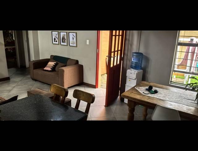 3 BEDROOM FREEHOLD FOR SALE IN WATERVAL EAST